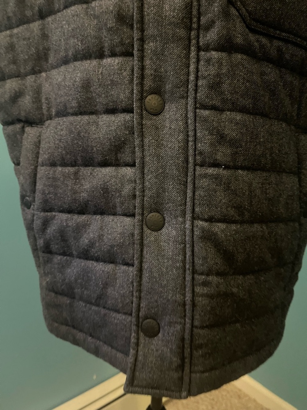 Faherty Teton Valley Dark Gray Men’s Quilted Vest Size Large View 6